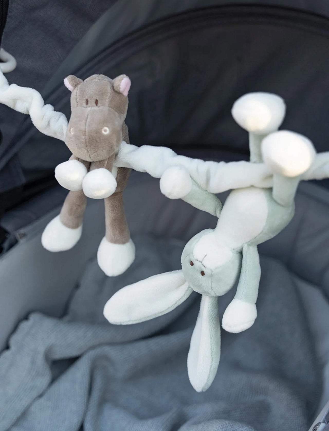 Teddykompaniet Diinglisar Vagnhänge Kanin & Flodhäst 40cm