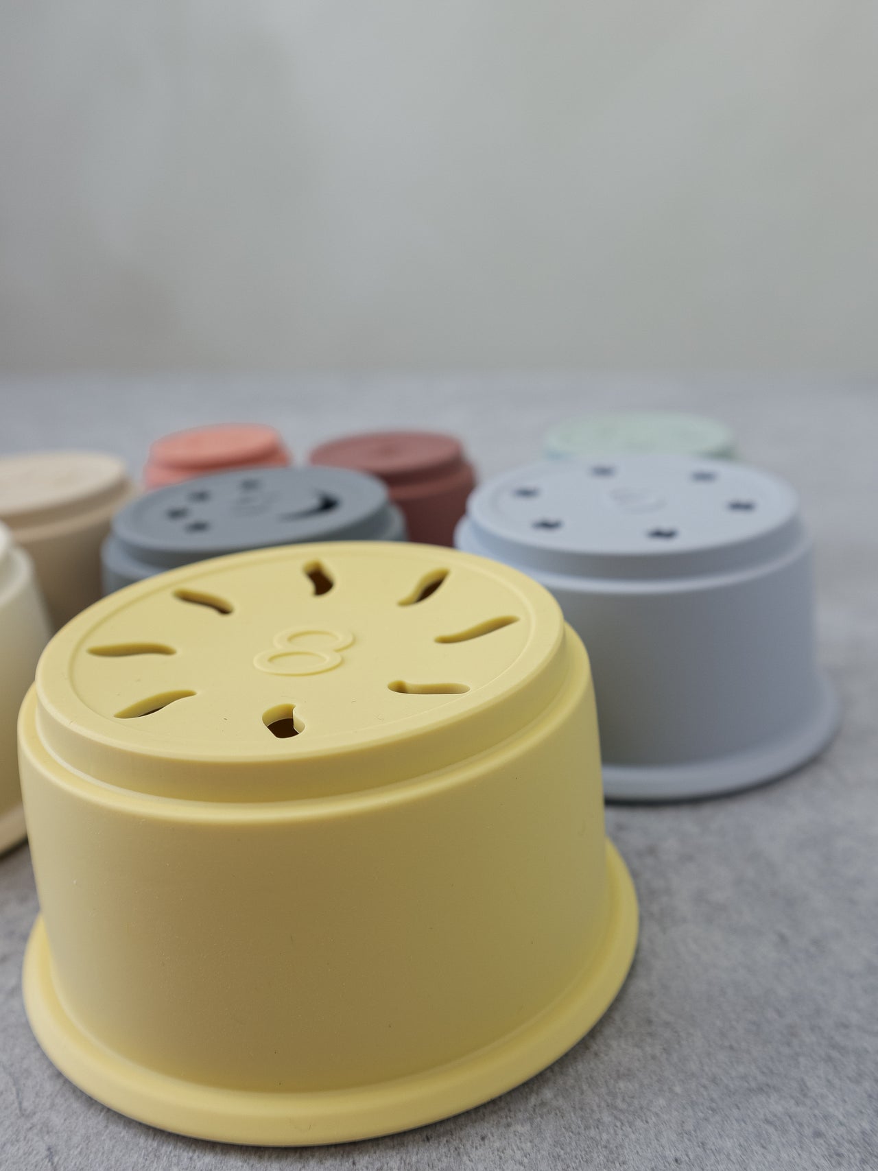 Lily & Lo Stapelbara Muggar Silikon Mixed Pastels (8 delar)