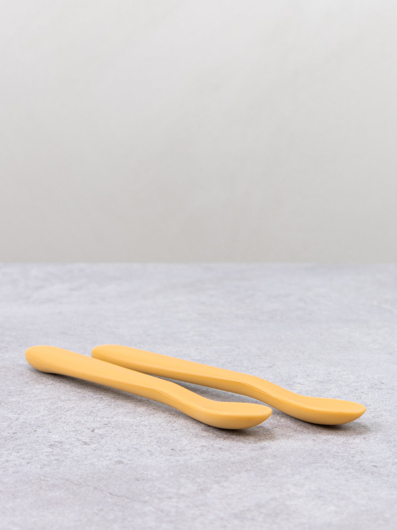 Lily & Lo Mjuk Matningssked Silikon Ginger Yellow (2-pack)