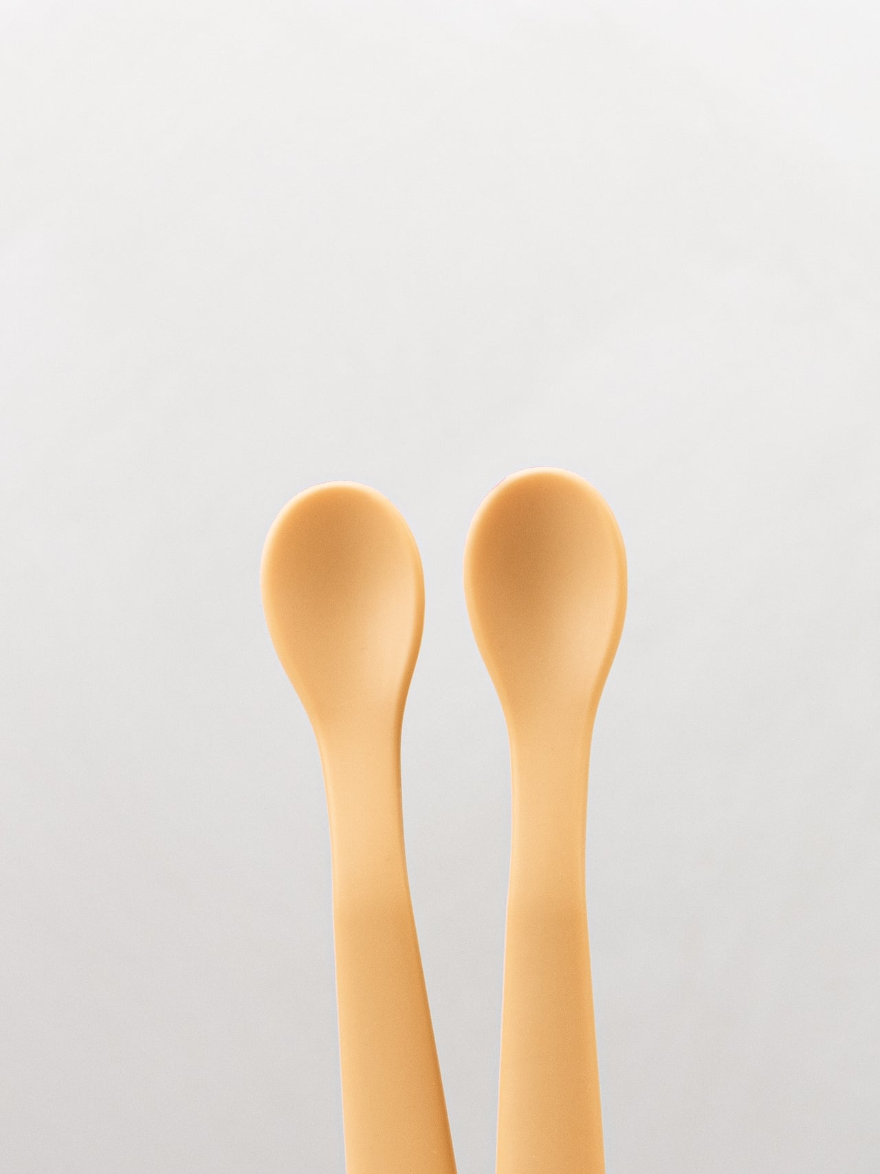 Lily & Lo Mjuk Matningssked Silikon Ginger Yellow (2-pack)