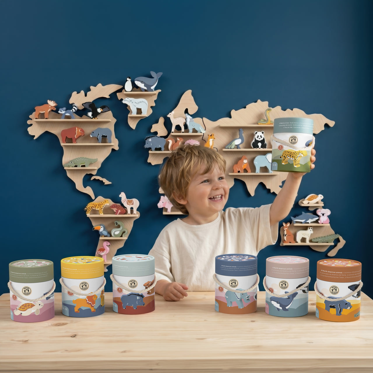 Speedy Monkey World Map Animal Shelf med 6 djur – lifestylebild 2