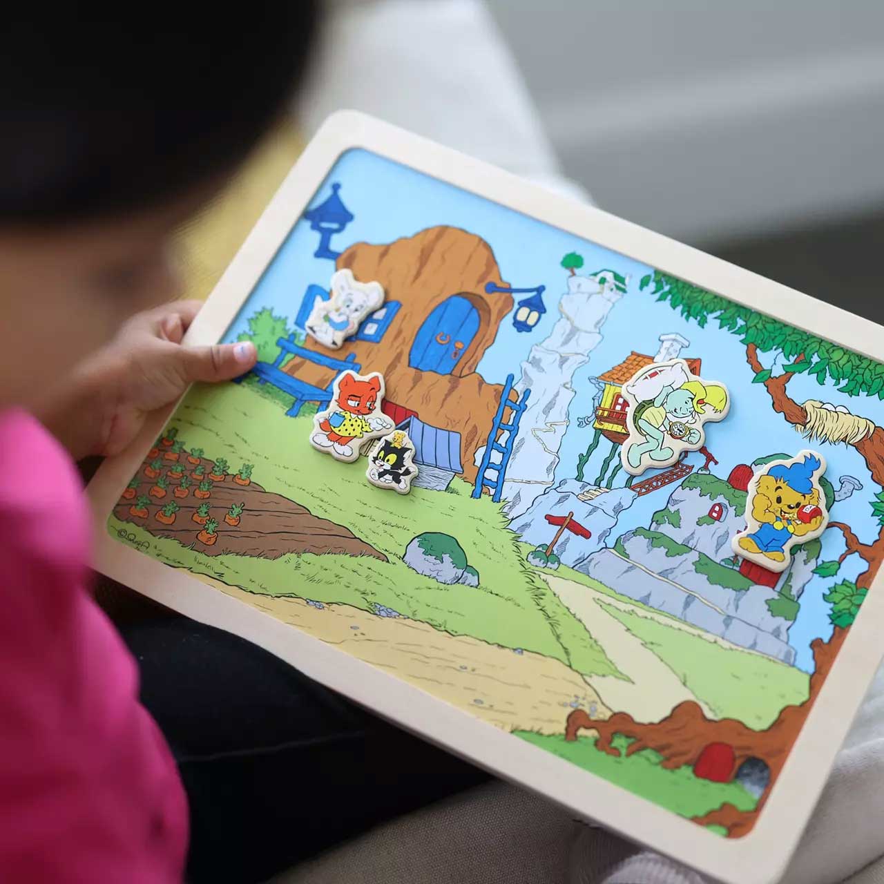 Bamse Dubbelsidig magnettavla med 22 figurer & 51 bokstäver