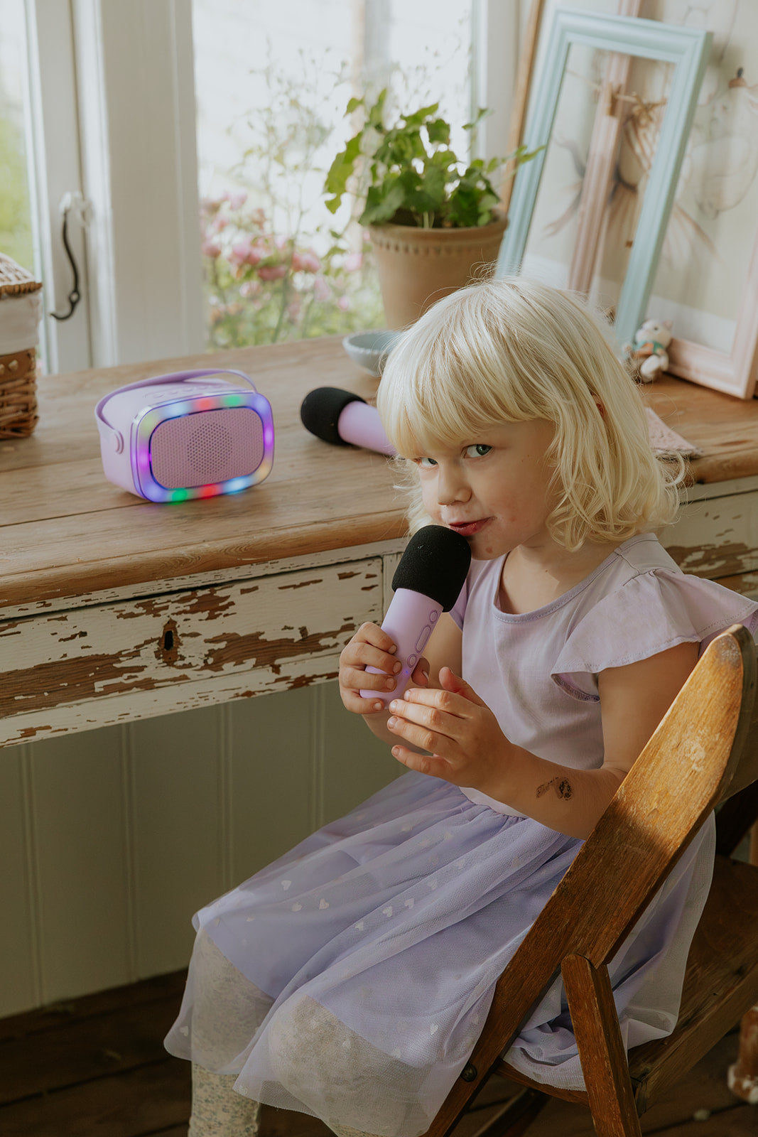 Lalarma Karaoke med 2 mikrofoner & ljus Lila
