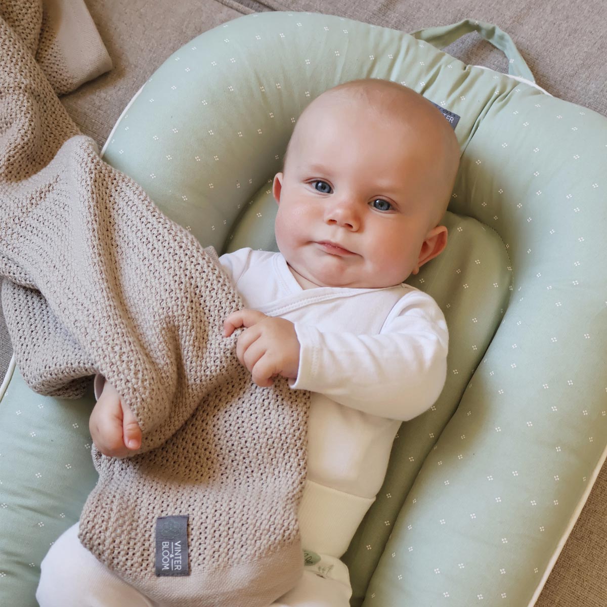Vinter & Bloom Meadow Babynest Green Fields