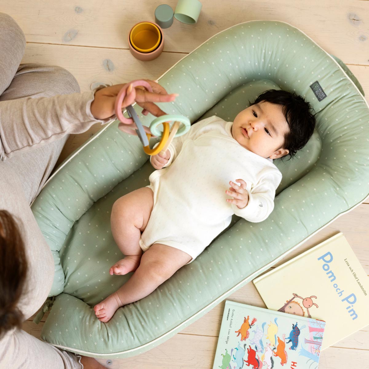 Vinter & Bloom Meadow Babynest Green Fields